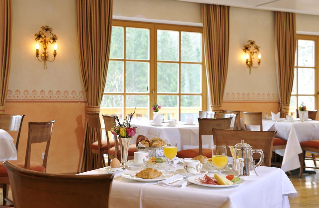 Romantik Alpenhotel Waxenstein Грайнау Экстерьер фото