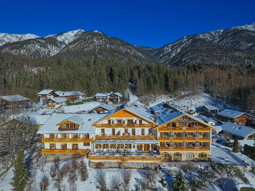 Romantik Alpenhotel Waxenstein Грайнау Экстерьер фото