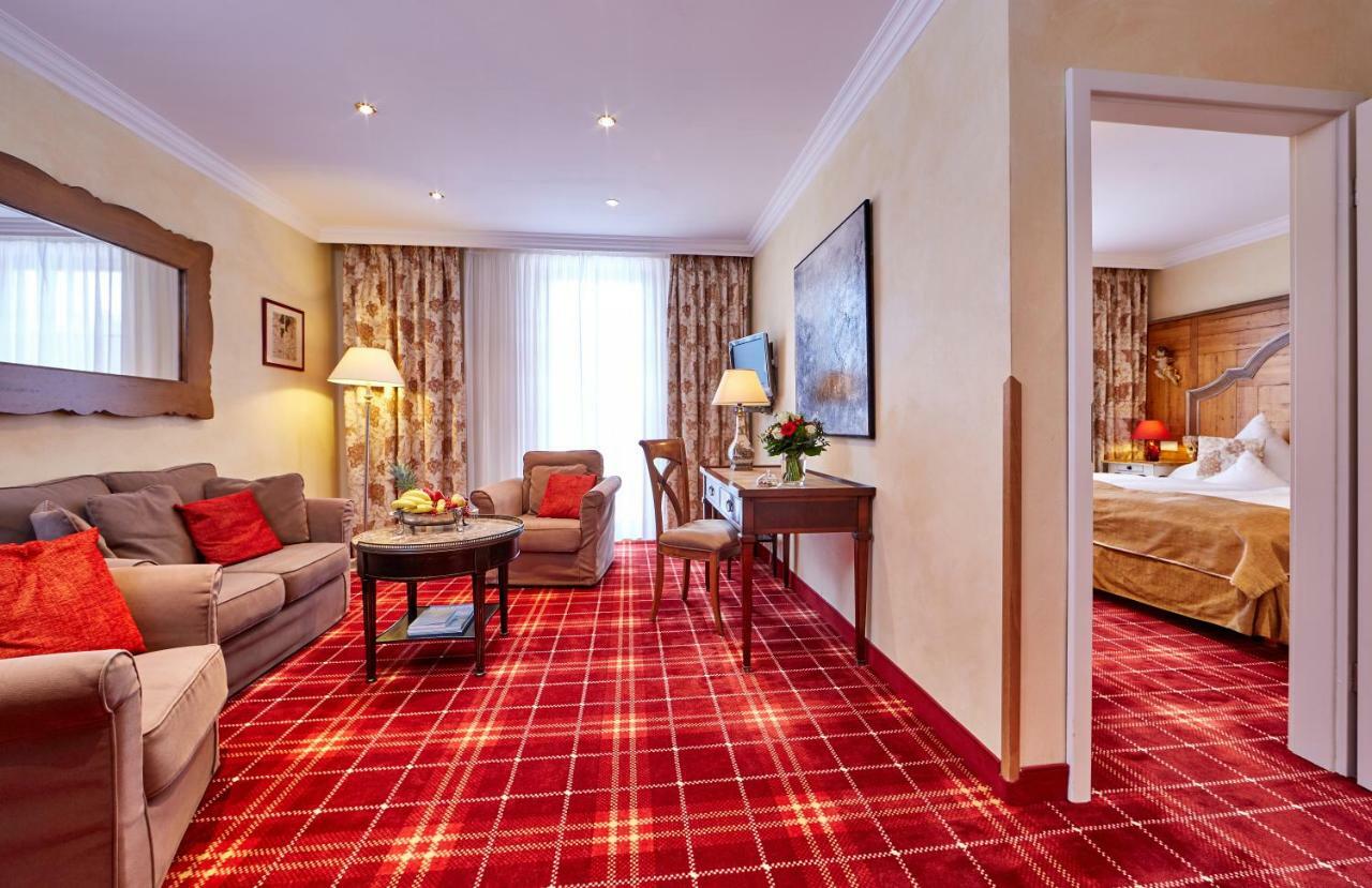 Romantik Alpenhotel Waxenstein Грайнау Экстерьер фото